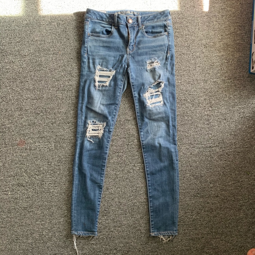 american eagle distressed jeans 😍